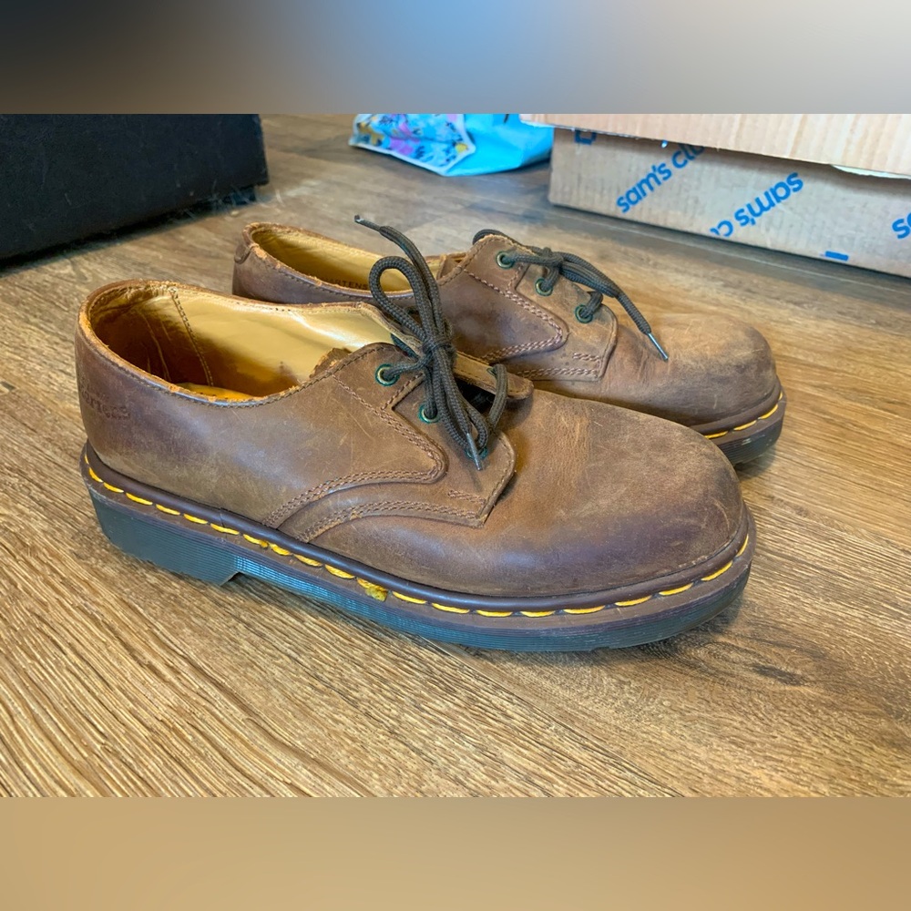 Size 7.5 Dr Martens leather shoes